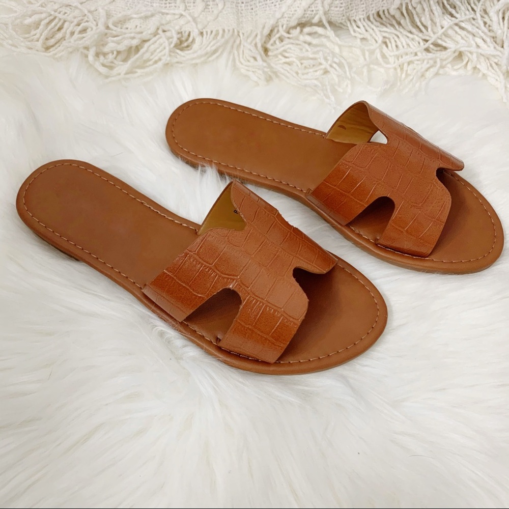 NEW Camila Sandal- in Tan - Picture 3 of 6